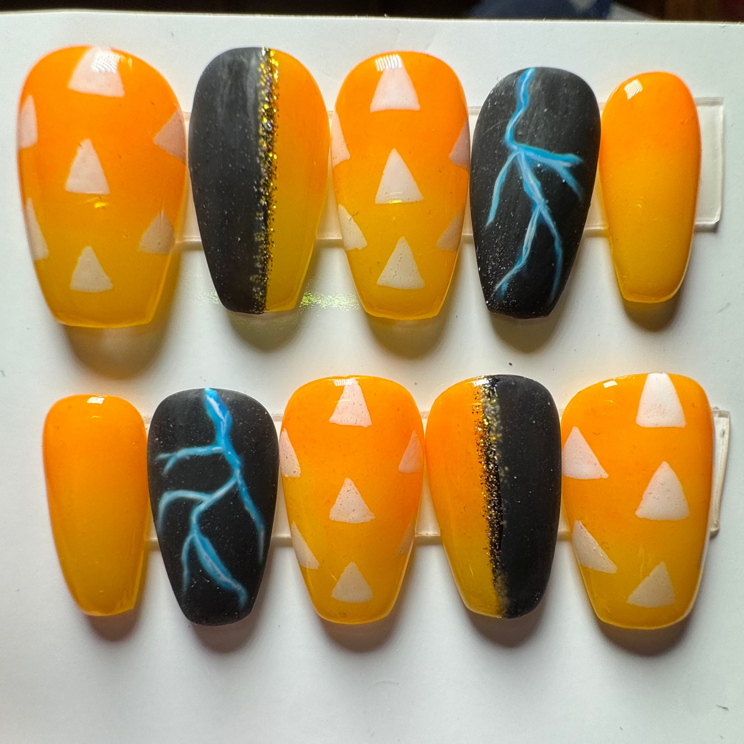 Blonde Demon Fighter (Simple) | Anime Series | Press-On Nail Set