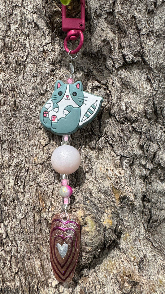 Sleepy Cat with Heart Nail Art Keychain - Purple/Silver